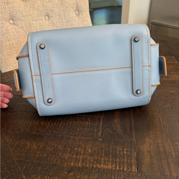 Coach - Picture 3 of 3